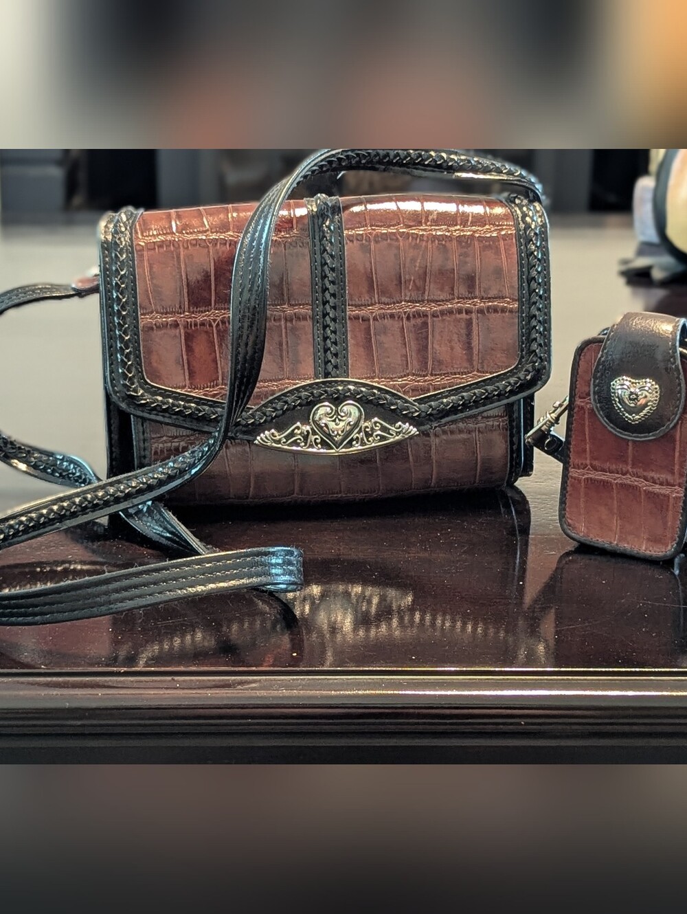 Vtg MC Crossbody Purse Brown MC Alligator Embossed Leather Adjustable *read*